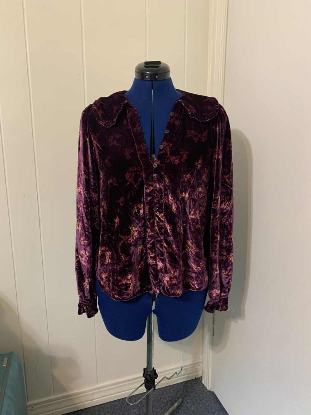 Anthropologie Pilcro Women's Size M The Keira Velvet Button Up Shirt Long Sleeve